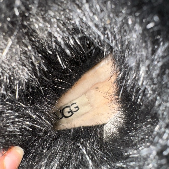 UGG Fur Ankle Sippers - Picture 4 of 10